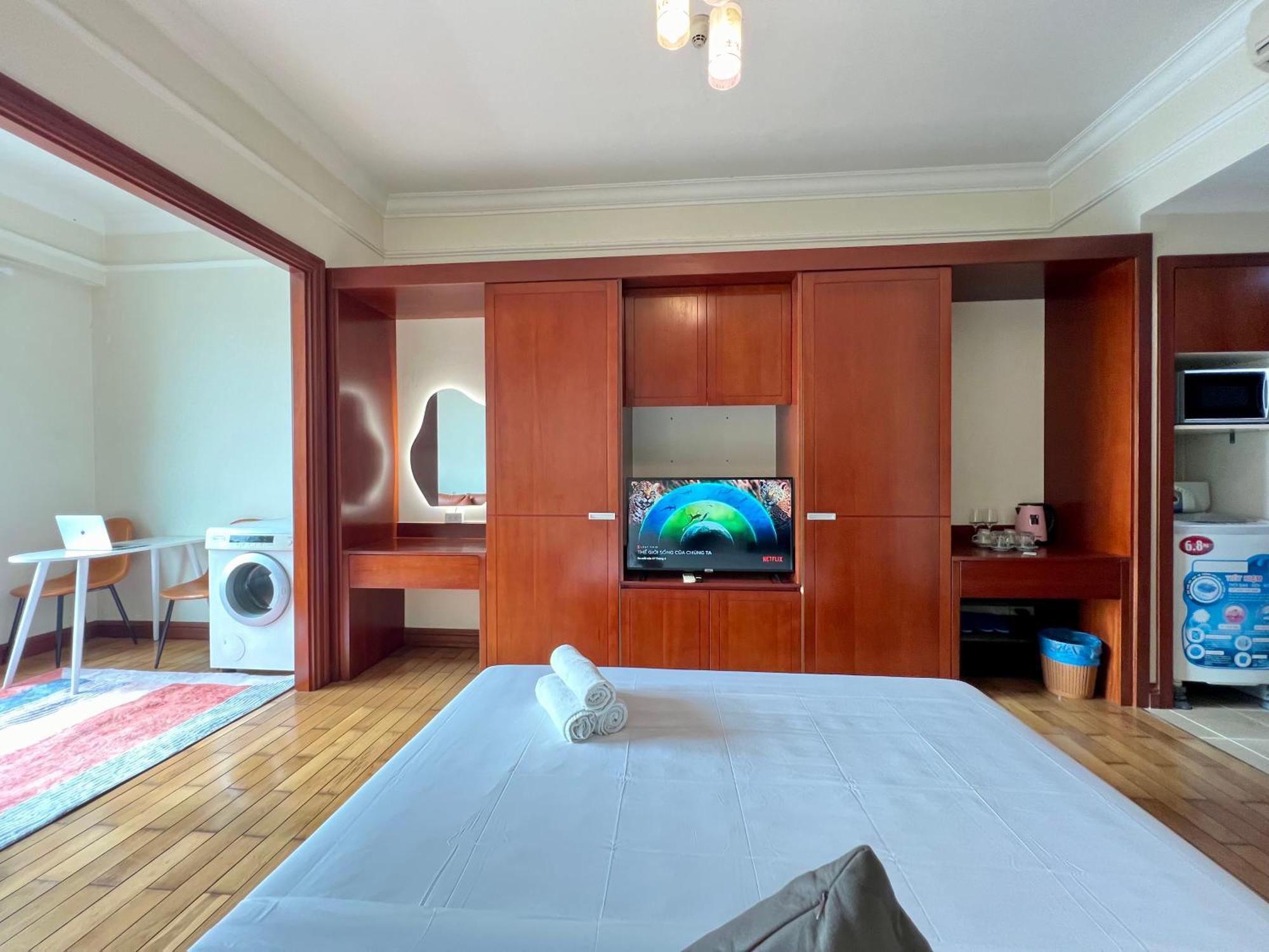 Diny Aparthotel - Rooftop Pool - The Manor 2 Ho Chi Minh City Exterior photo